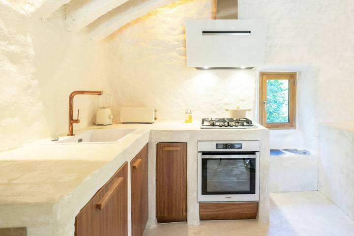 Location de vacances pour 4 personnes, avec terrasse, animaux acceptés à Saumane - 2