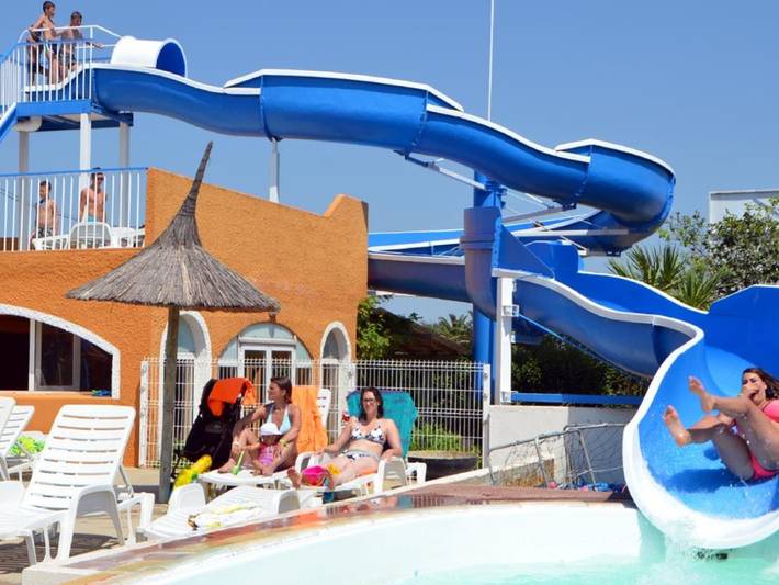 Camping für 8 Personen, mit Pool und Terrasse in Vias - 3