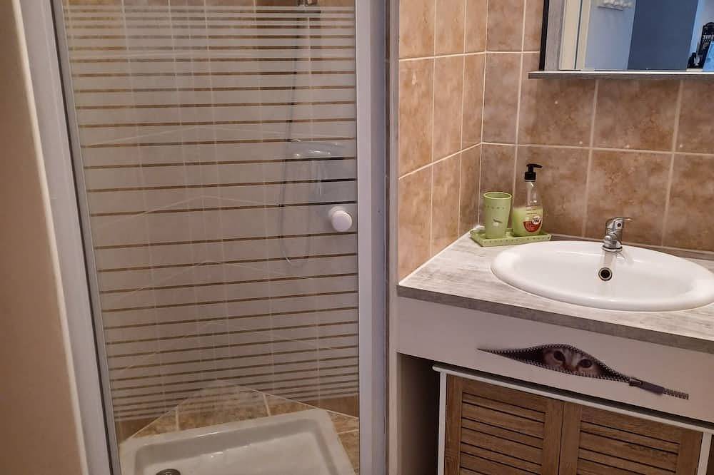 Appartement entier, Gite Ensoleillé 30m2 dans Parc Arboré à Sarlat avec parking privé in Sarlat-la-Canéda, Périgord Noir