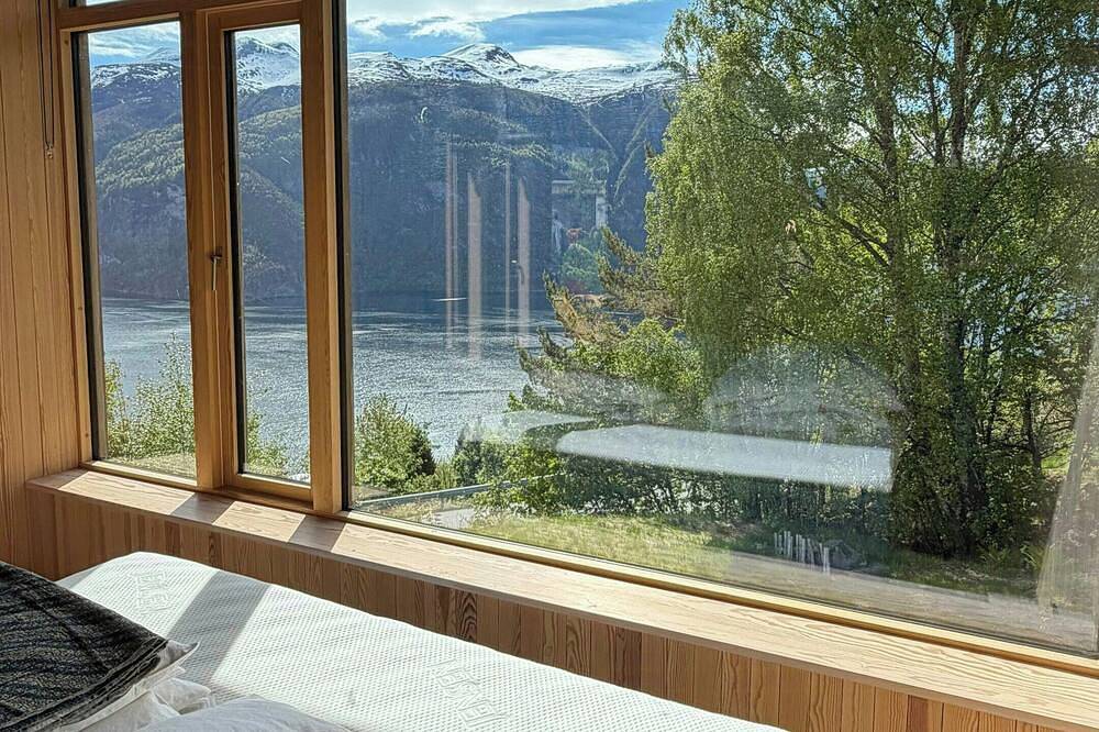 Cabane d'architecte avec vue panoramique près de Geiranger in Valldalen, Norddal