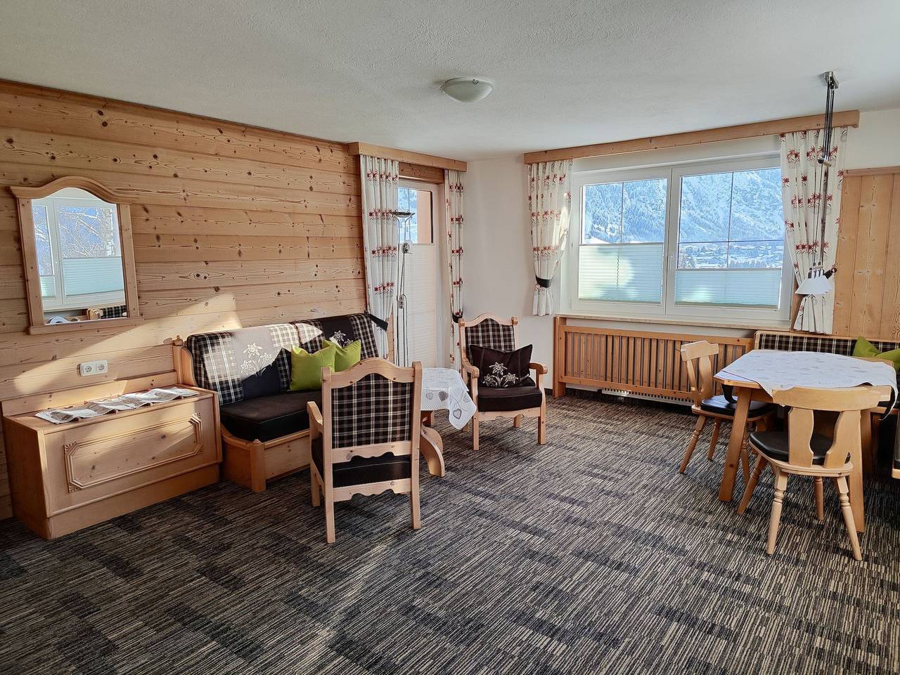 Ganze Ferienwohnung, Apartment Austria - Ferienwohnung Top 2 in Tannheim (Tirol), Allgäuer Alpen (Österreich)