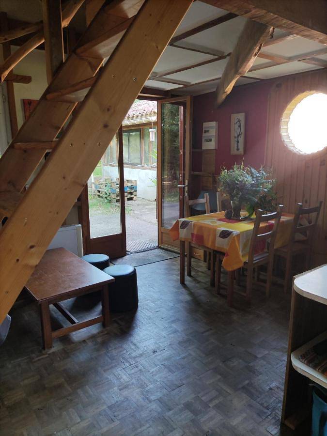 Gîte pour 3 personnes, avec vue ainsi que jardin et terrasse à Moustey - 2