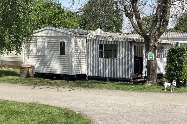 Camping pour 6 personnes, avec Terrasse