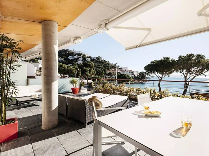 Gîte pour 4 personnes, avec piscine et terrasse, animaux acceptés dans Platja De Canyelles Petites - 2