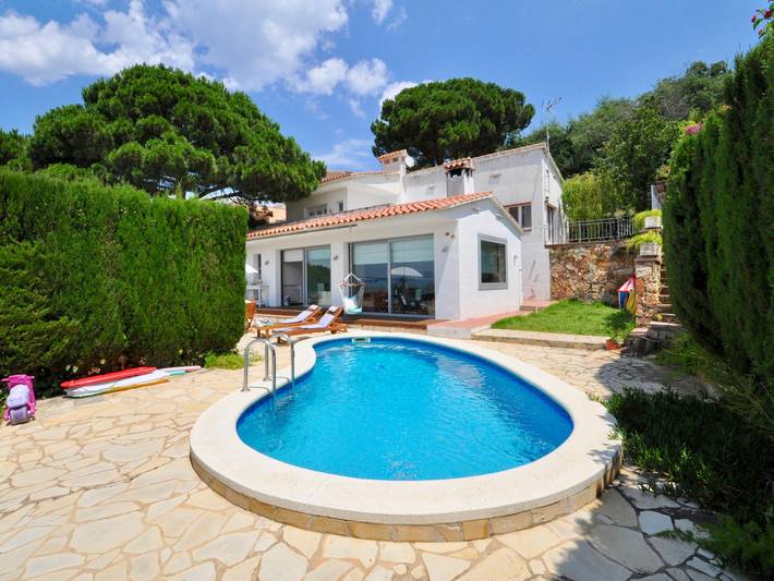 Gîte pour 8 personnes, avec jardin, animaux acceptés