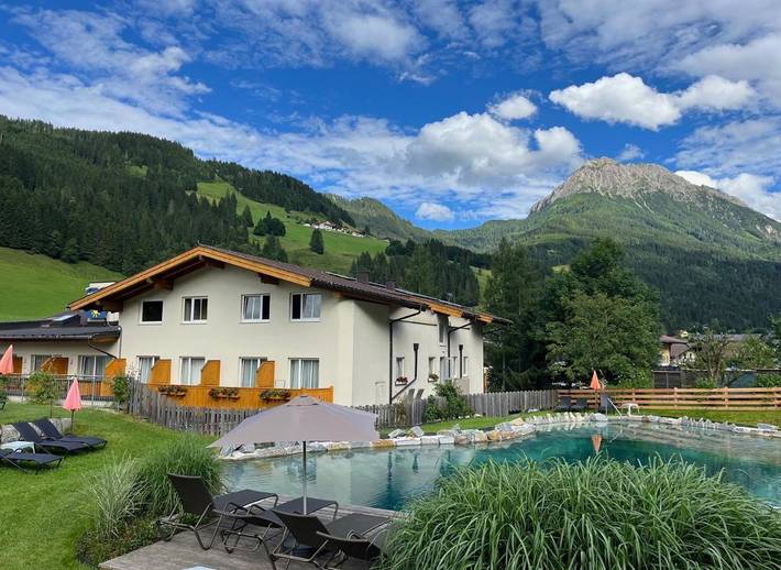 Hotel für 3 Personen, mit Garten und Pool sowie Sauna und Ausblick, mit Haustier in Kleinarl