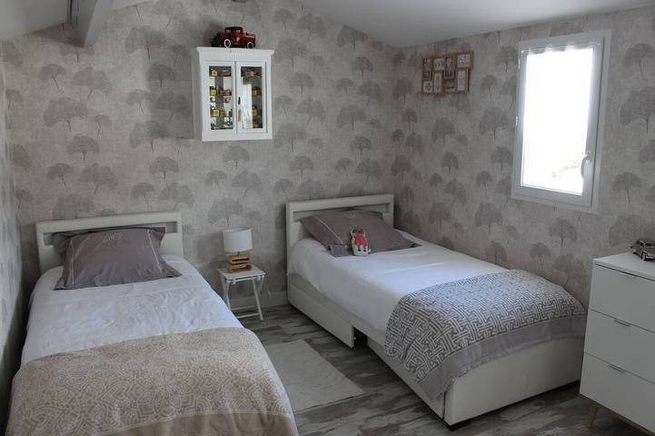 Location de vacances pour 6 personnes, avec jardin à Bouhet - 4