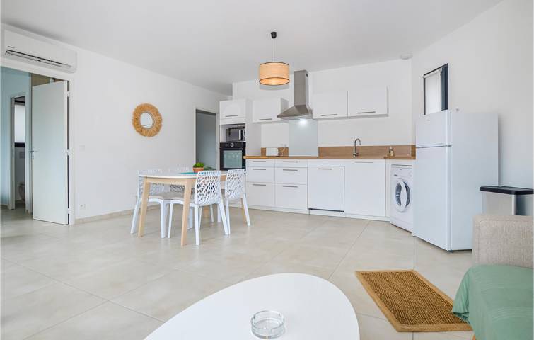 Appartement confortable avec piscine et terrasse, à 1,5 km de la plage in Lecci, Arrondissement de Sartène
