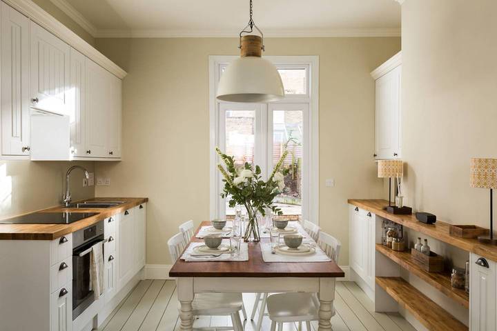 Vacation apartment for 4 people, with Terrace and Yard in London