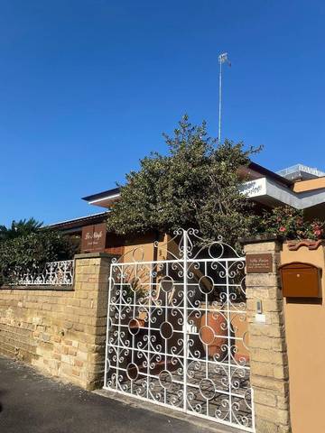 Maison d’hôte pour 2 personnes, avec terrasse ainsi que vue et jardin à Cisterna di Latina