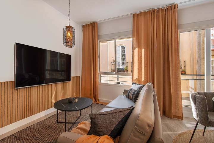 Apartamento inteiro, Apartamento de luxo 'The One' com varanda, Wi-Fi e ar condicionado in Malaga Centro, Malaga