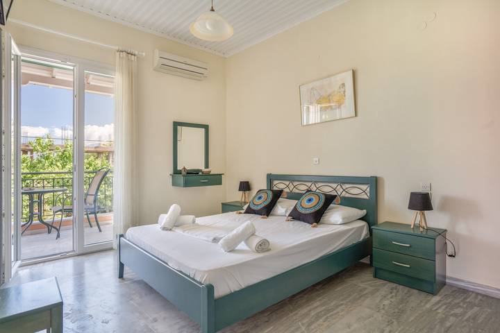Odysseia Room 1 - 2 Min Walk to Beach, 2 Adults, Terrace, Wi-Fi & Ac in Nikiana, Alexandros