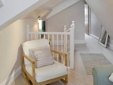 Log Cabin for 4 People in Torquay, Torbay, Photo 2