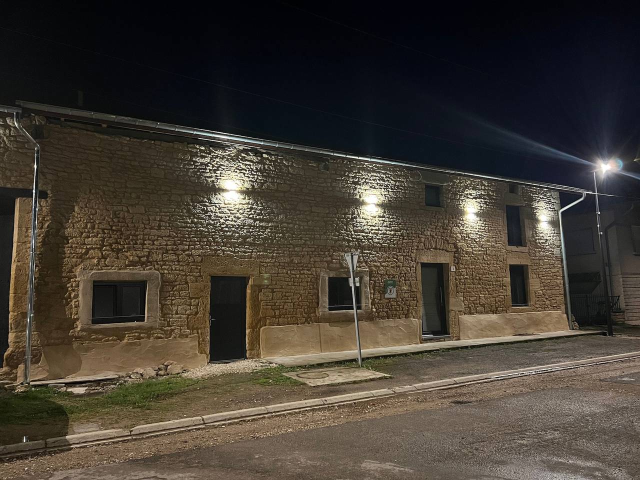 Charmante maison de campagne avec terrasse et jardin - 2 appartements rénovés in Verdun
