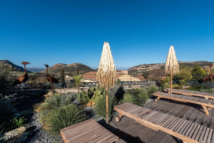 Villa pour 12 personnes, avec terrasse ainsi que jardin et piscine dans Haute-Corse - 3