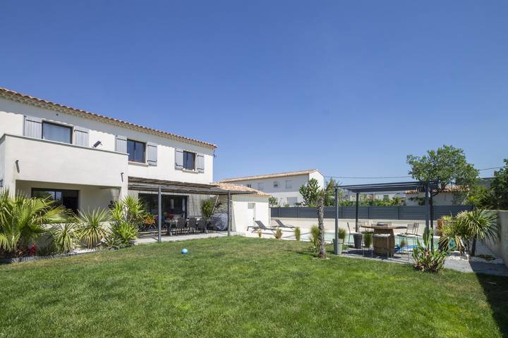 Location de vacances pour 6 personnes, avec terrasse et jardin à Vedène - 4