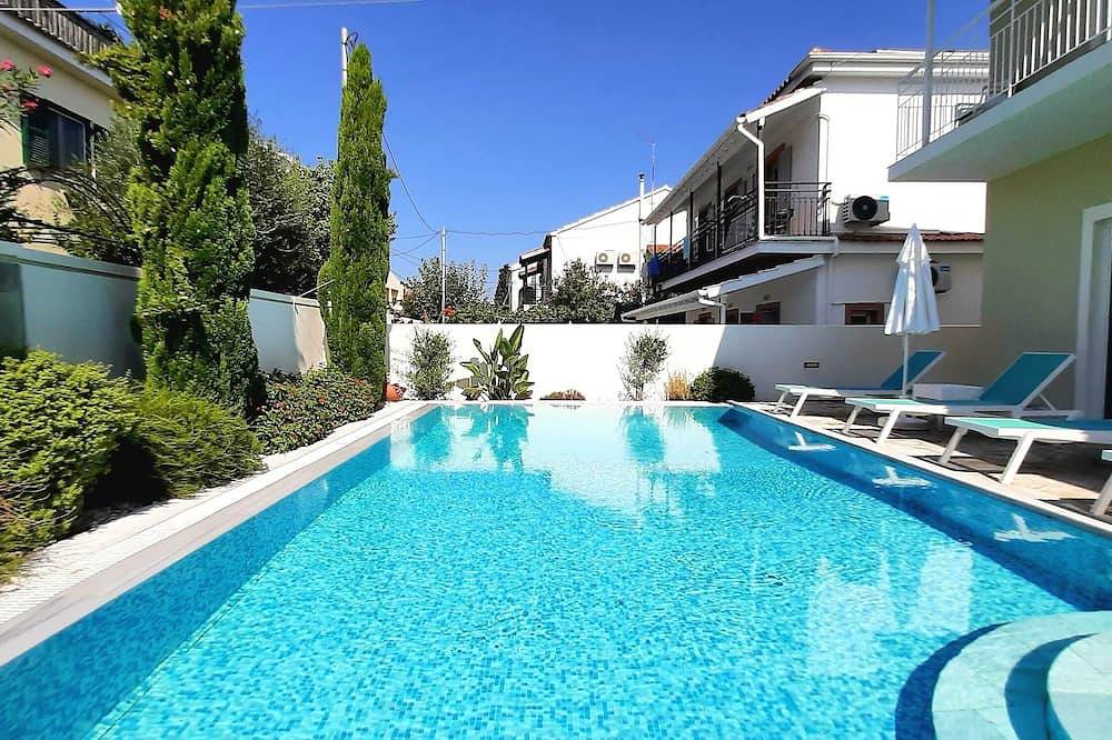 Apartment for 4 People in Kassiopi, Corfu