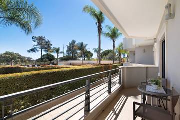 Apartment for 4 People in Olhos de Água, Faro District, Photo 2