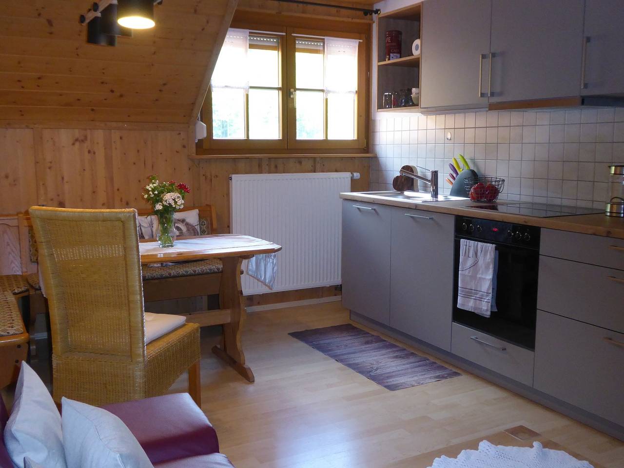 Apartamento entero, Apartamento 'Haus Am Rotwiesenbach' con vistas a la montaña, terraza privada y Wi-Fi in Todtnau, Selva Negra (zona sur)