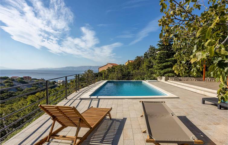 Ferienhaus für 14 Personen, mit Terrasse und Pool in Novi Vinodolski - 3