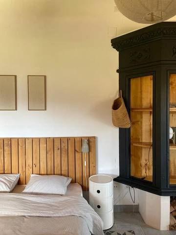 Gîte pour 2 personnes, avec vue et jardin à Ea