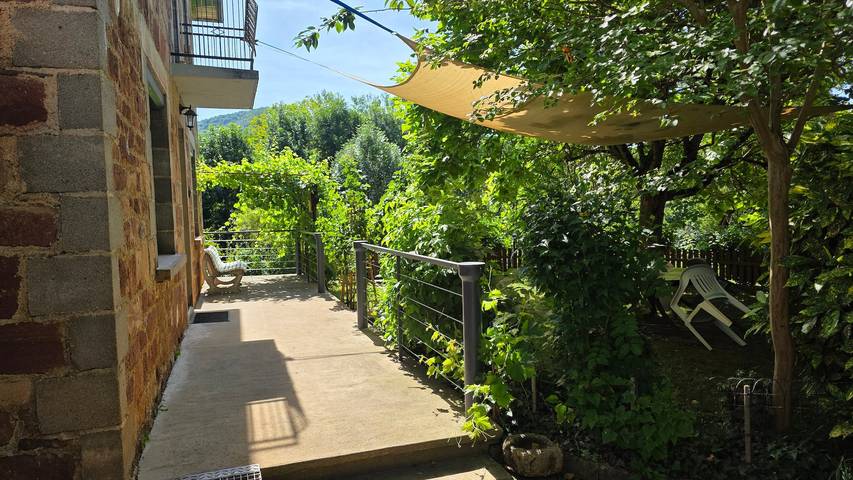 Holiday Home 'Gîte Du Mansois' with Private Terrace, Private Garden and Balcony in Clairvaux-d'Aveyron, Aveyron