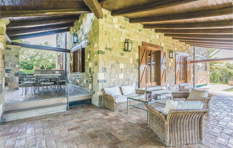 Location de vacances pour 10 personnes, avec piscine ainsi que vue sur le lac et jardin dans Province de Rome - 4