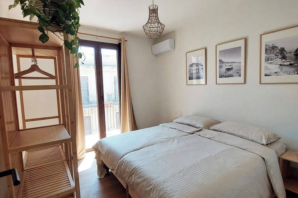 Entire apartment, Stylish and modern 2-bedroom apartment with a stunning rooftop terrace in Menfi, Agrigento Province