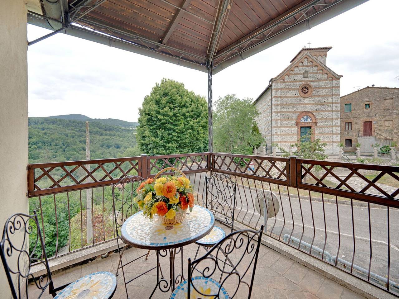 Mansion in Prodo near Lake Bolsena in Orvieto, Terni Province