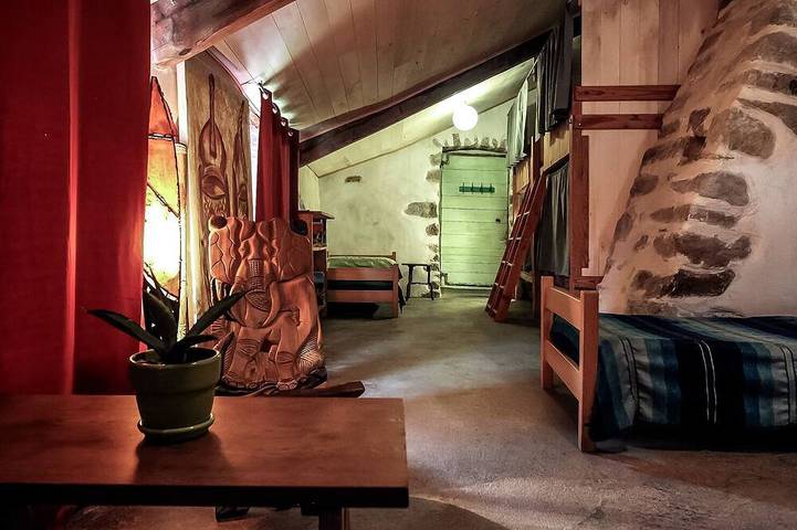 Hôtel pour 14 personnes à Ceilhes-et-Rocozels