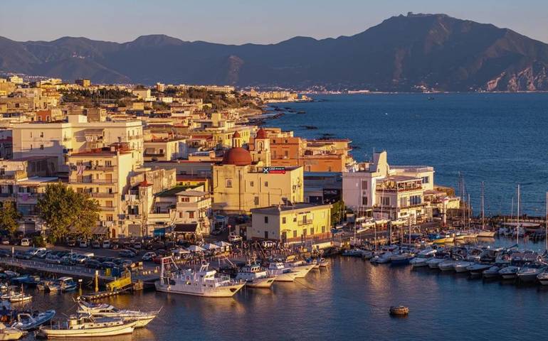 Gîte pour 5 personnes, avec Terrasse et Vue à Torre del Greco - 4