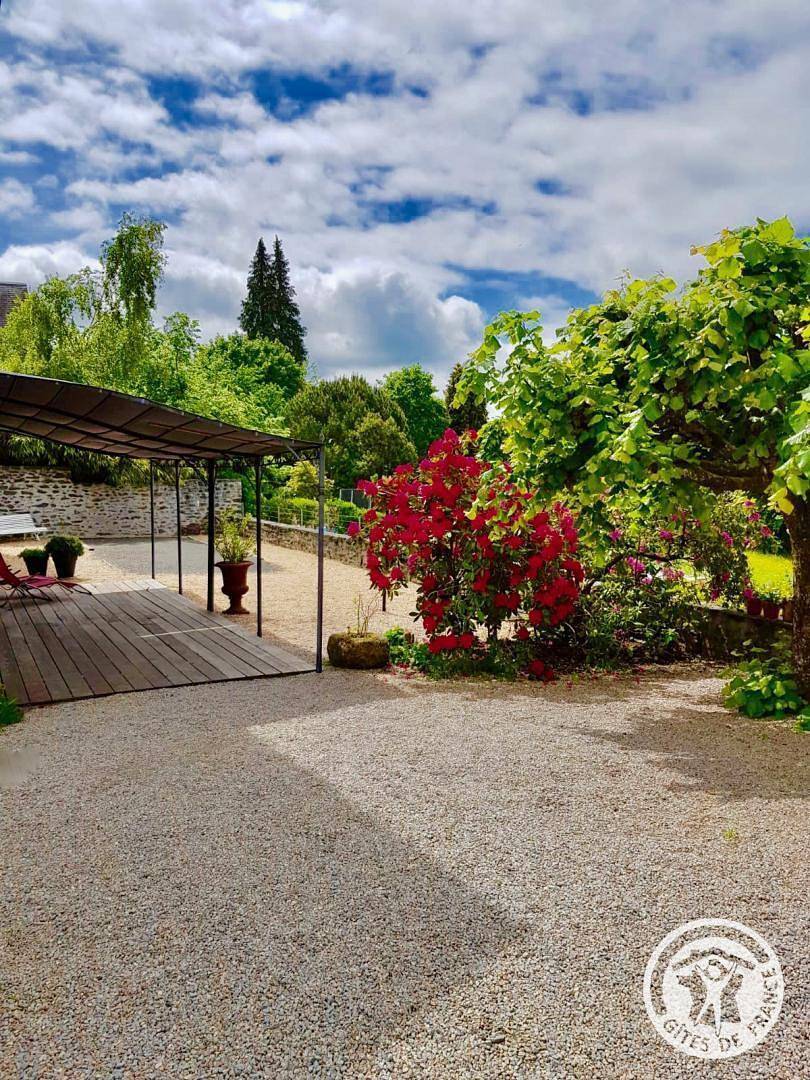 A  perle de vue in Uzerche, Tulle und Umgebung