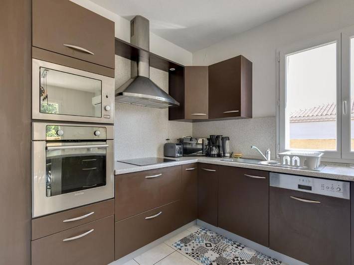 Location de vacances pour 6 personnes, avec jardin ainsi que piscine et terrasse à Pinet (homonymie) - 4