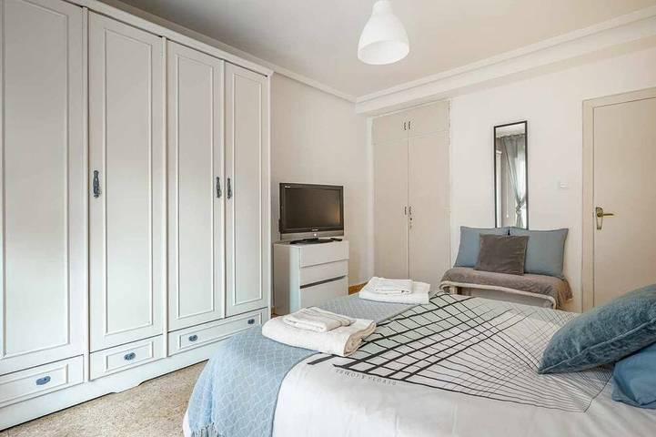 Lourmar El Berrón Apt. in Siero, Asturias Province