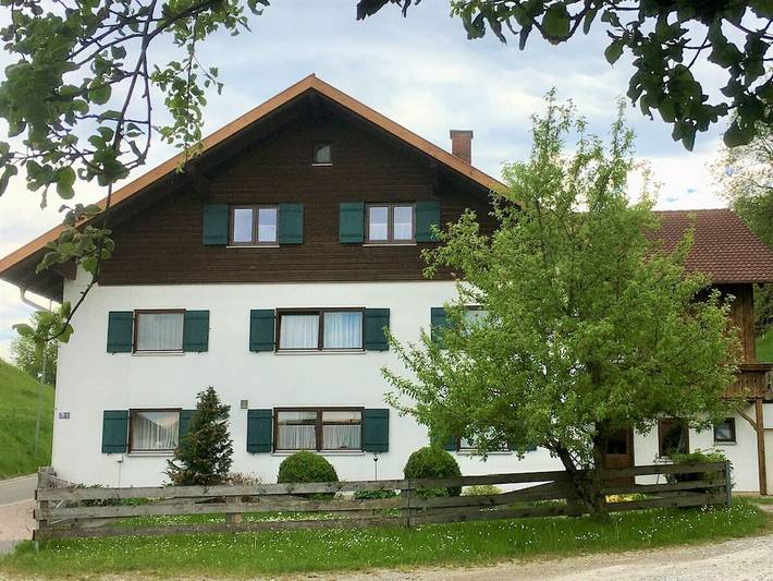Ferienhaus für 4 Personen, mit Balkon und Garten