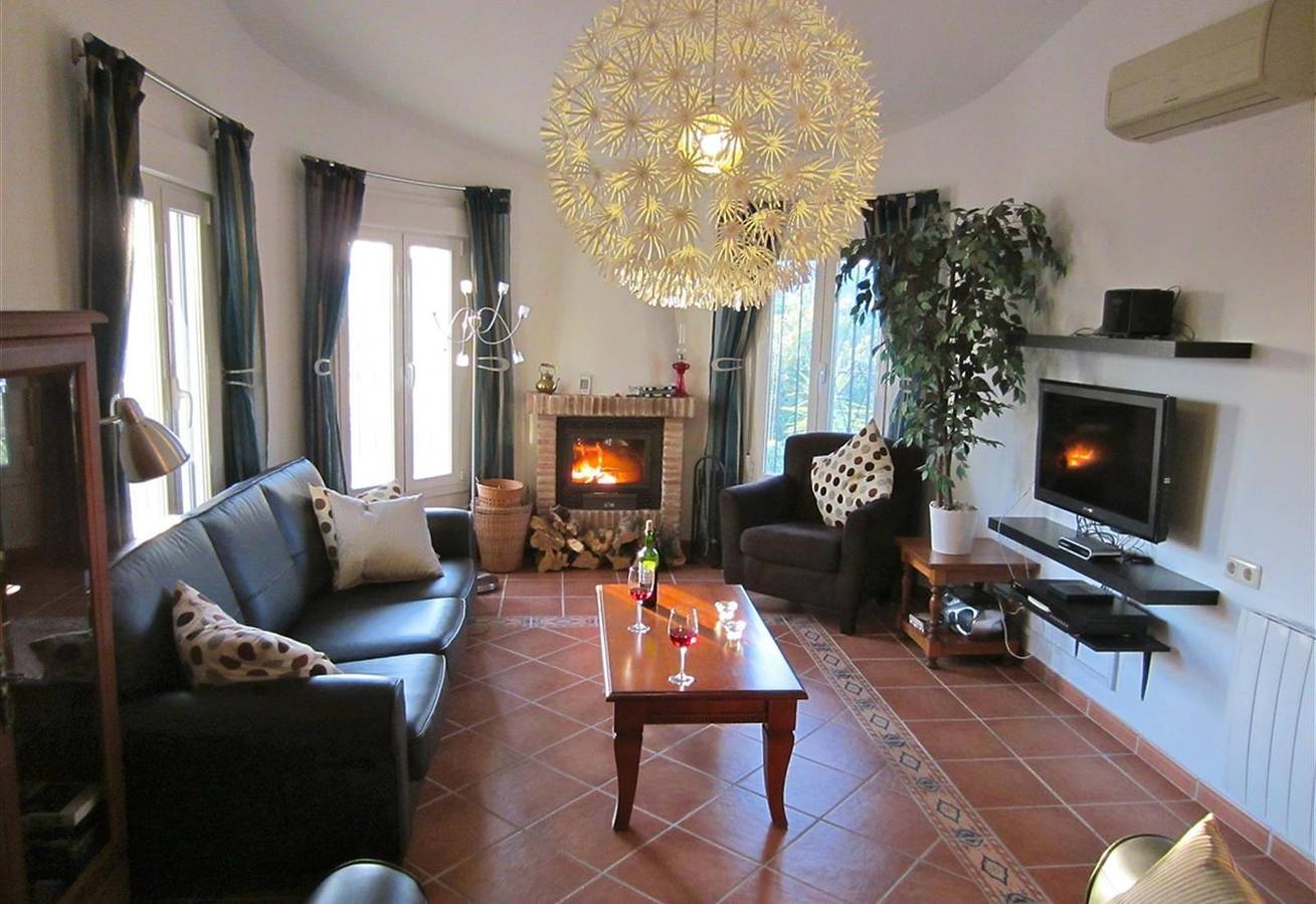 Villa for 8 people with garden in Canillas de Albaida, Málaga Province
