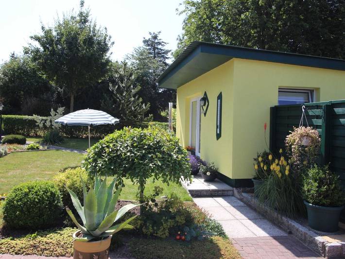 Ferienhaus für 2 Personen, mit Terrasse und Garten in Sehlen