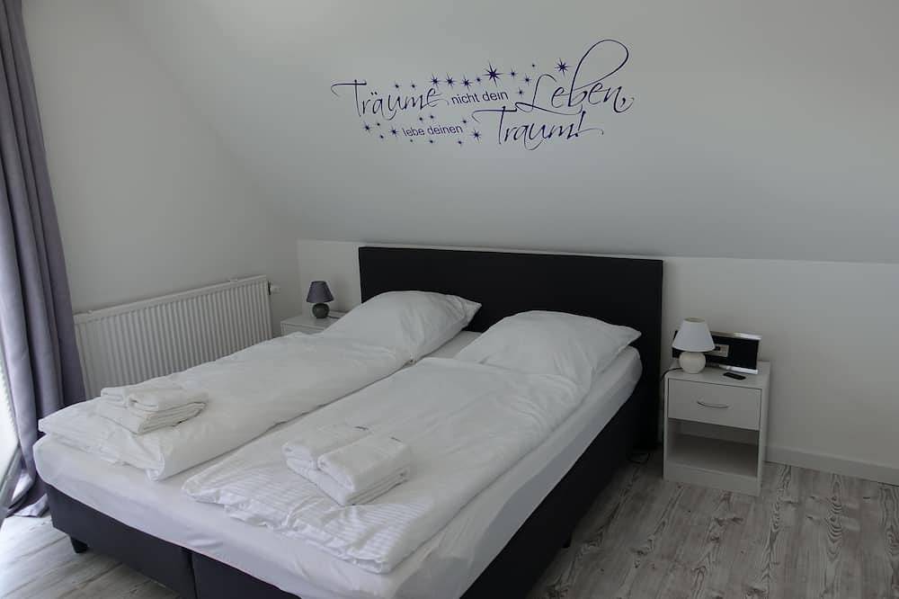 Ganze Wohnung, Viel Platz unterm Dach mit Balkon in Büsum, Dithmarschen