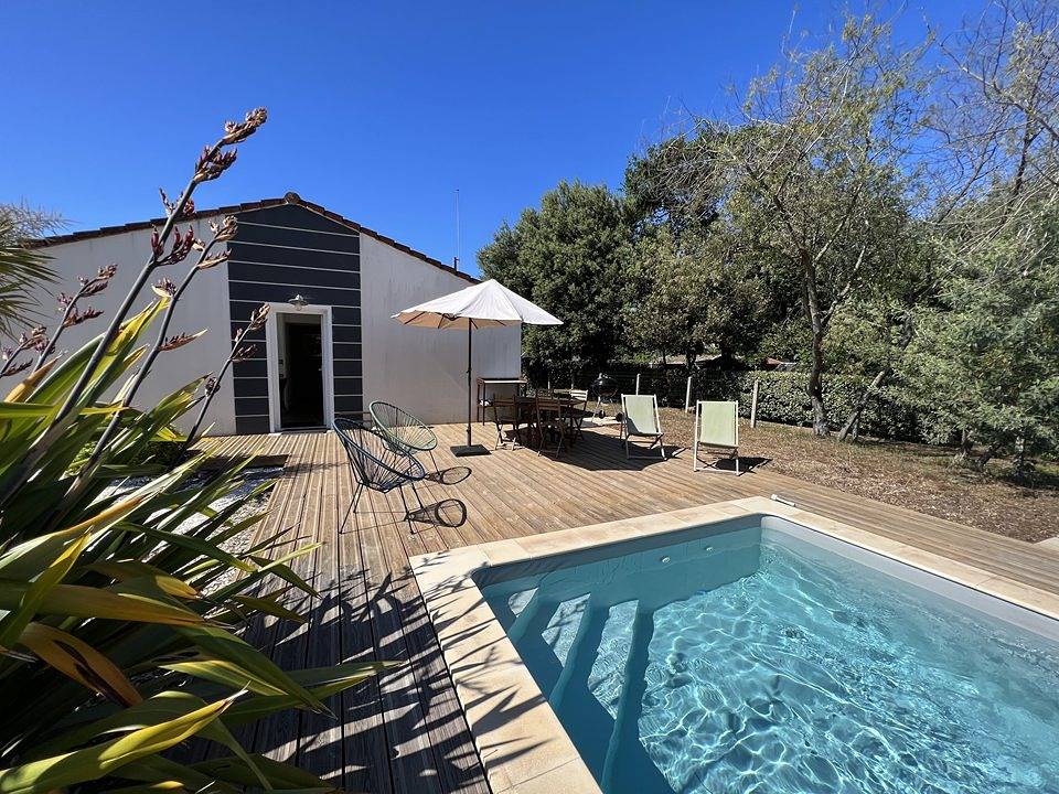 Appartement de vacances entier, Jolie villa contemporaine avec piscine in Soulac-sur-Mer, Région de Lesparre-Médoc