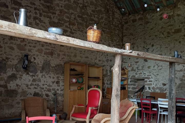 Beautiful holiday home on a nature campsite in Parsac, Guéret und Umgebung