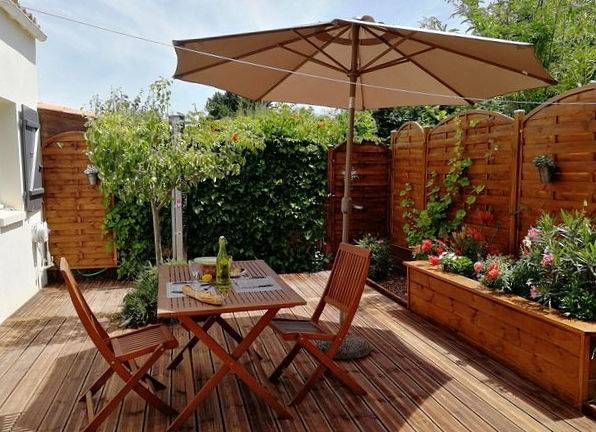 Gîte pour 6 personnes, avec terrasse et jardin