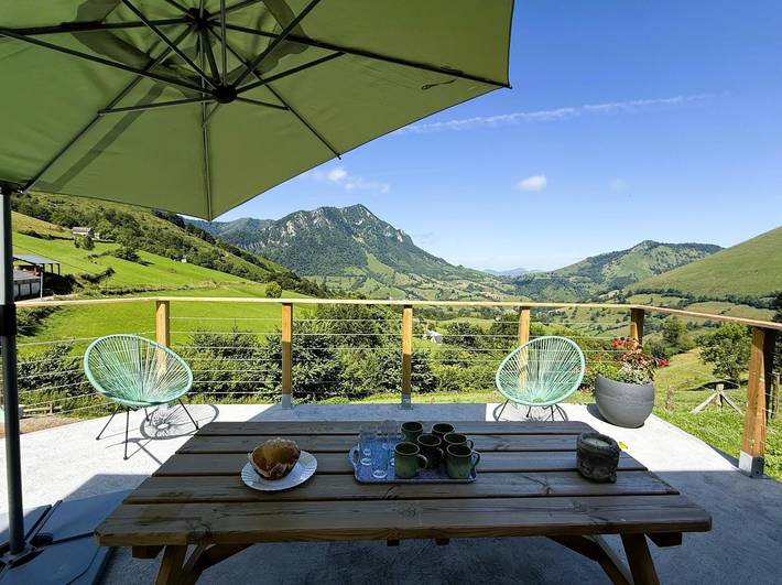 Gîte pour 8 personnes, avec Terrasse et Jardin