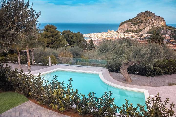 Villa for 6 people, with garden in Cefalù