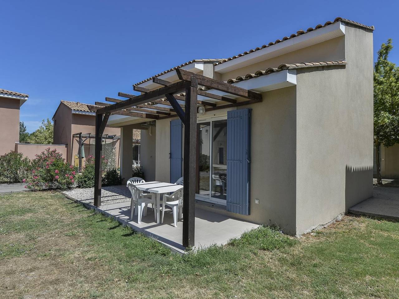 Barrierefreies Apartment für vier Personen in der Provence in Saint-Saturnin-lès-Avignon, Vaucluse