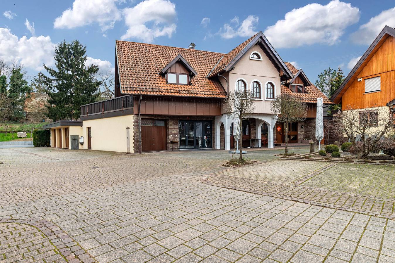 Apartamento entero, Apartamento 'Cheng' con terraza privada, balcón y Wi-Fi in Baden-Baden, Northern Black Forest