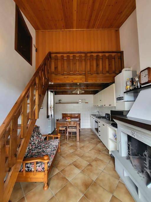 Gîte pour 9 personnes, avec terrasse et vue, animaux acceptés à Pievepelago - 3