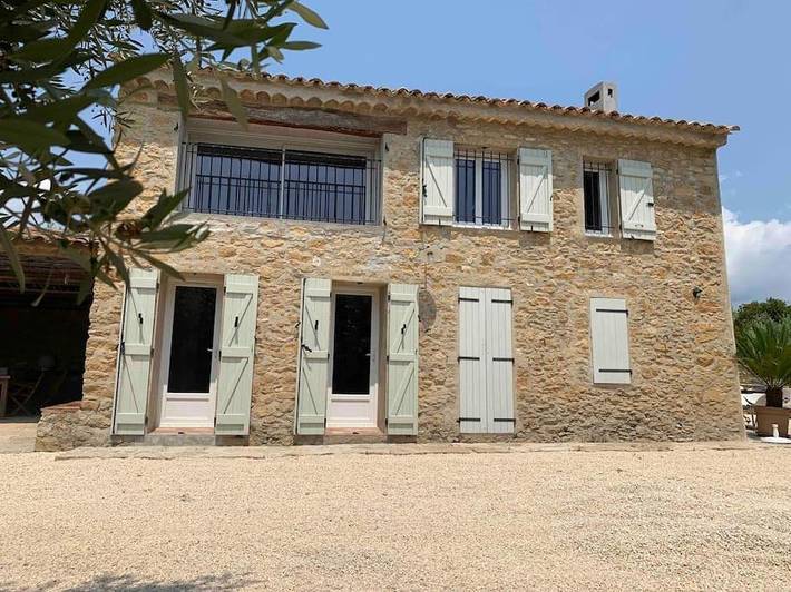 Villa pour 8 personnes, avec Balcon et Terrasse ainsi que Jardin et Piscine à Le Castellet