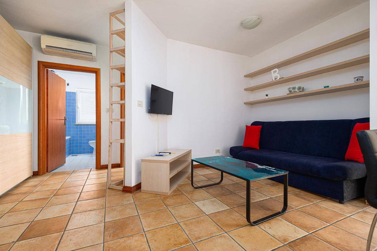 Ganze Wohnung, Apartment with Balcony in Musalez, Porec und Umgebung