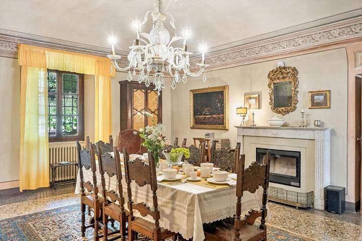 Location de vacances pour 9 personnes, avec terrasse ainsi que jardin et piscine à Pontremoli - 2