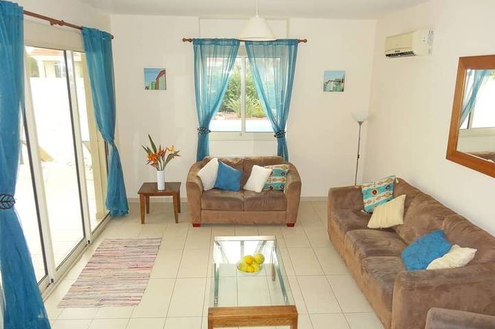 Villa for 9 personer, med terrasse og have i Cypern